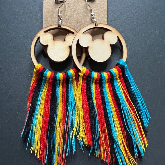 Macrame Mickey handmade earrings - Picture 3 of 3